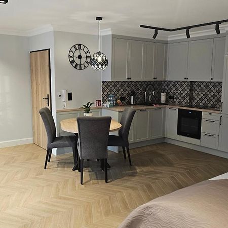 Apartamenty Szkolna ชนิน ภายนอก รูปภาพ