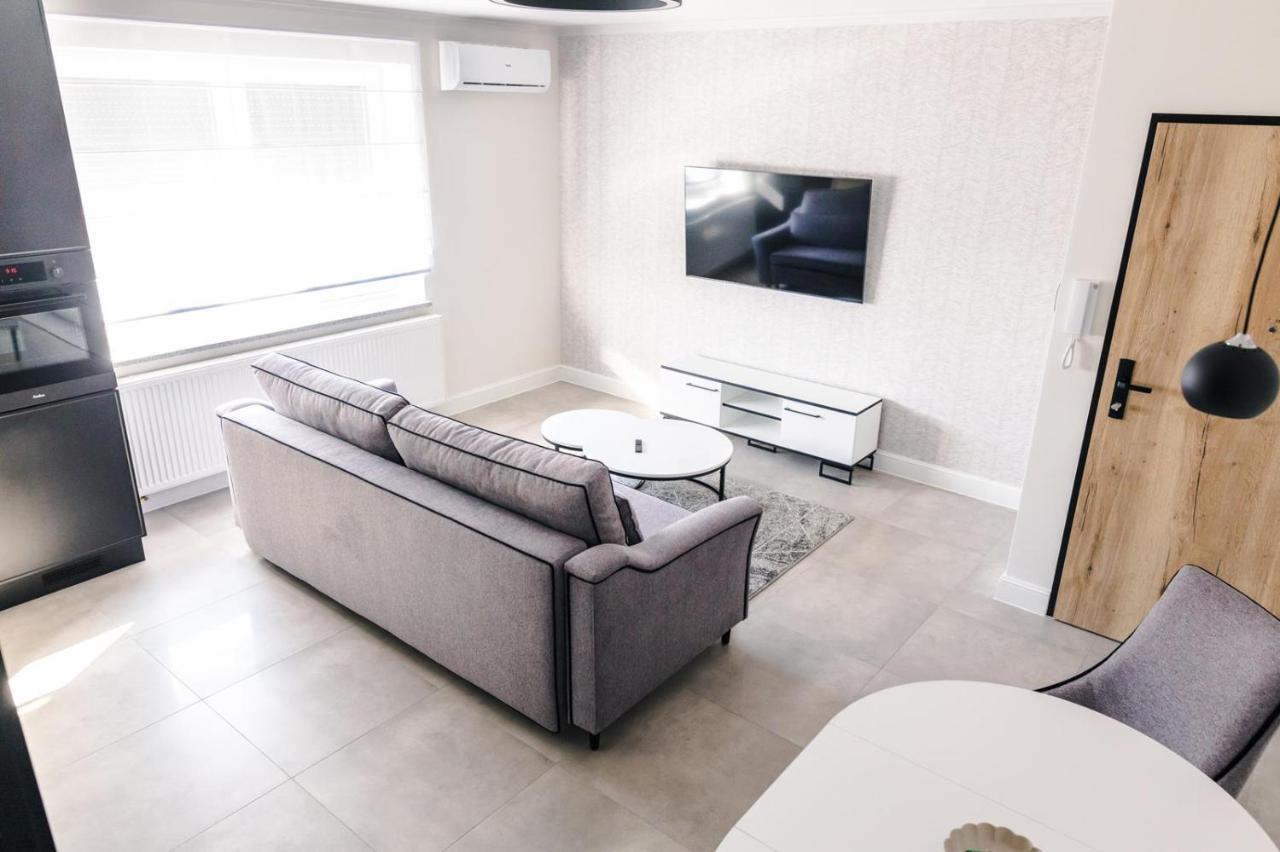 Apartamenty Szkolna ชนิน ภายนอก รูปภาพ
