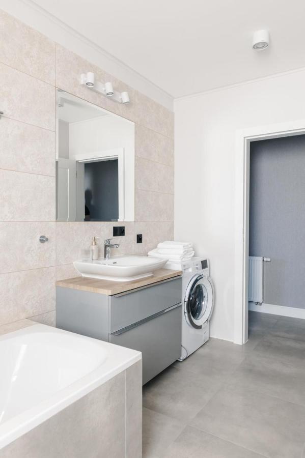 Apartamenty Szkolna ชนิน ภายนอก รูปภาพ