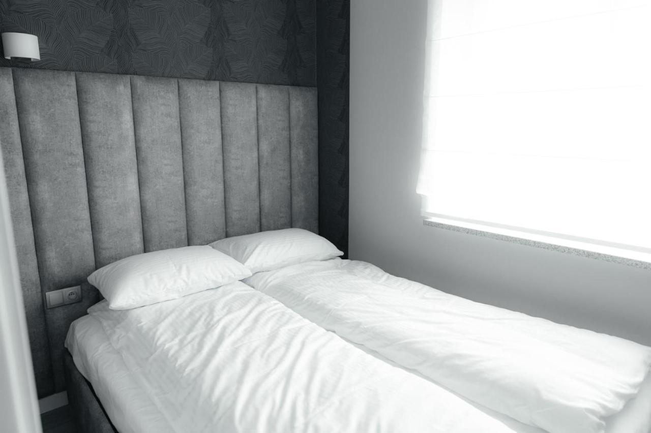 Apartamenty Szkolna ชนิน ภายนอก รูปภาพ