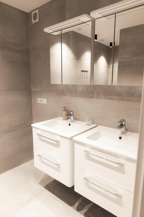 Apartamenty Szkolna ชนิน ภายนอก รูปภาพ