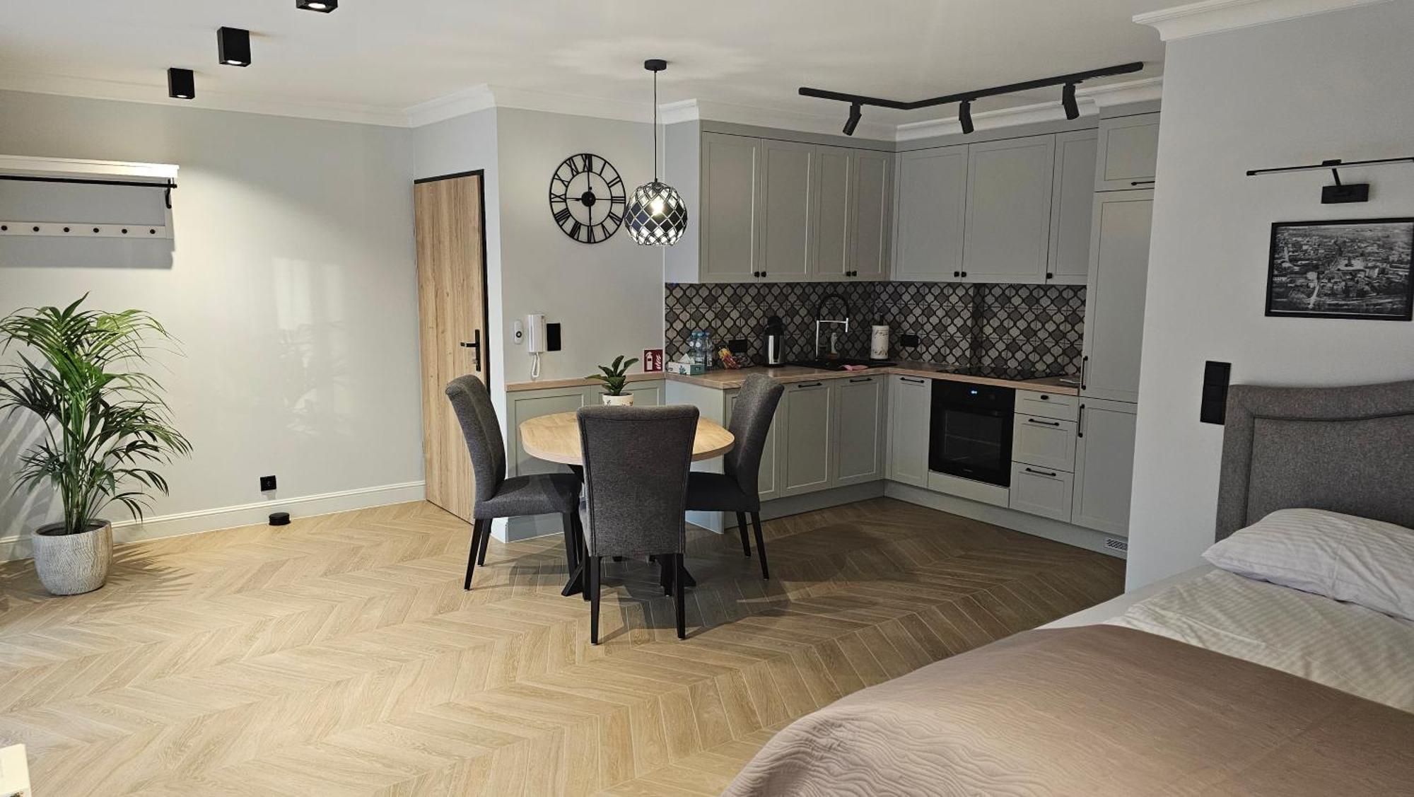 Apartamenty Szkolna ชนิน ภายนอก รูปภาพ
